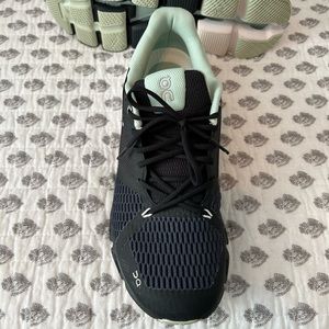 ON sneakers, like new!!!!